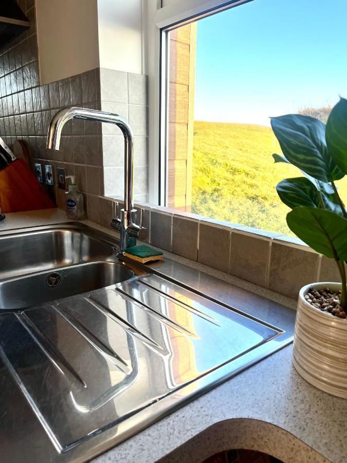 Sunset Sea View Chalet With Hot Tub Торпойнт Екстериор снимка